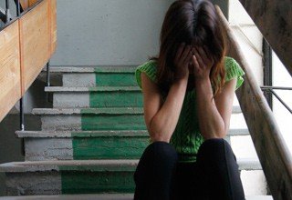 Сутки насиловали похищенную женщину трое парней в Ростовской области