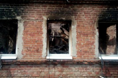 Склад площадью 120 квадратных метров сгорел в Ростовской области